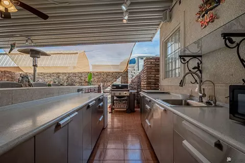 Kitchen - 13364 E 53 St, Yuma, AZ 85367 photo 4 of 5