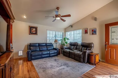 Living - 13364 E 53 St, Yuma, AZ 85367 photo 2 of 3