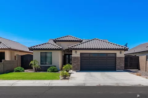 1049 E Washington Ln, San Luis, AZ 85349