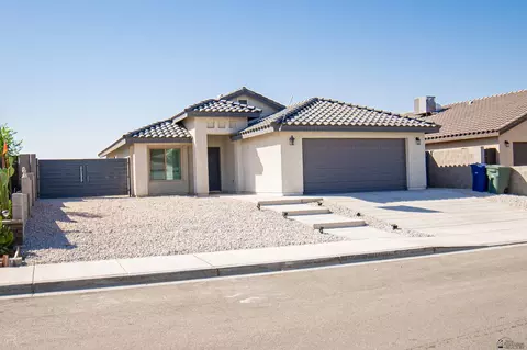 Exterior - 8725 E 41 Ln, Yuma, AZ 85365 photo 2 of 10