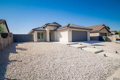 Exterior - 8725 E 41 Ln, Yuma, AZ 85365 photo 4 of 10