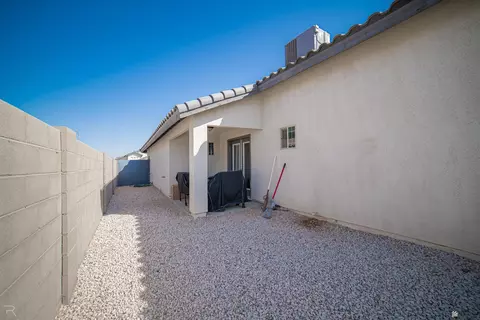 Exterior - 8725 E 41 Ln, Yuma, AZ 85365 photo 5 of 10