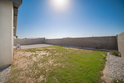 Exterior - 8725 E 41 Ln, Yuma, AZ 85365 photo 8 of 10