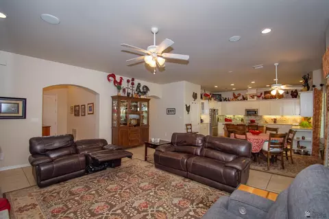 Living - 4180 E County 15 St, Yuma, AZ 85365 photo 2 of 3