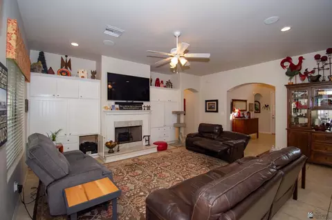 Living - 4180 E County 15 St, Yuma, AZ 85365 photo 1 of 3