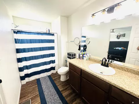 Bath - 7631 E 45 St, Yuma, AZ 85365 photo 2 of 2