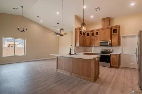Kitchen - 7984 E 34 Ln, Yuma, AZ 85365 photo 2 of 3