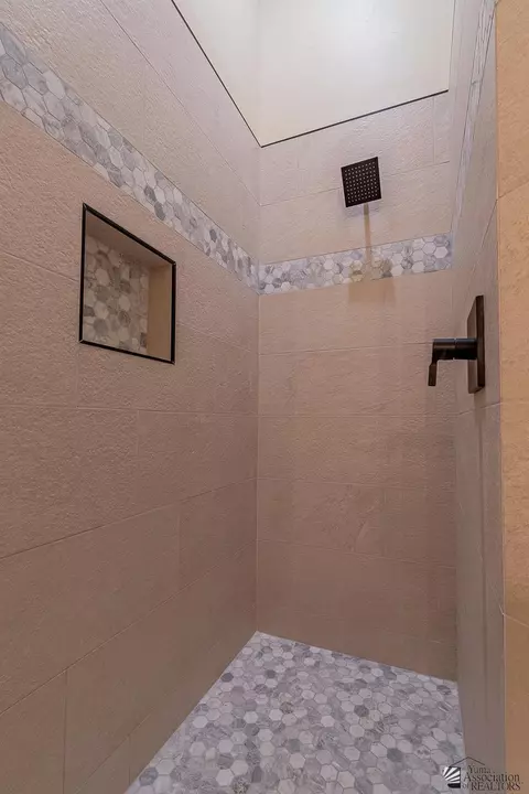 Bath - 7984 E 34 Ln, Yuma, AZ 85365 photo 2 of 5