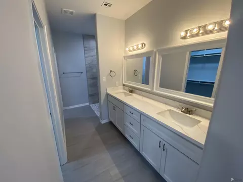 Bath - 12187 E 35 Pl, Yuma, AZ 85367 photo 1 of 4
