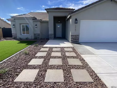 Exterior - 12187 E 35 Pl, Yuma, AZ 85367 photo 4 of 6