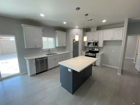 Kitchen - 12187 E 35 Pl, Yuma, AZ 85367 photo 1 of 2