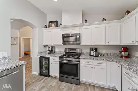 Kitchen - 10631 E 34 Pl, Yuma, AZ 85365 photo 2 of 4