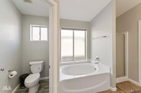 Bath - 10631 E 34 Pl, Yuma, AZ 85365 photo 1 of 2