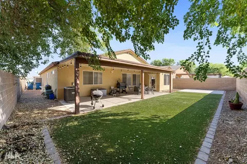 Exterior - 10631 E 34 Pl, Yuma, AZ 85365 photo 5 of 7
