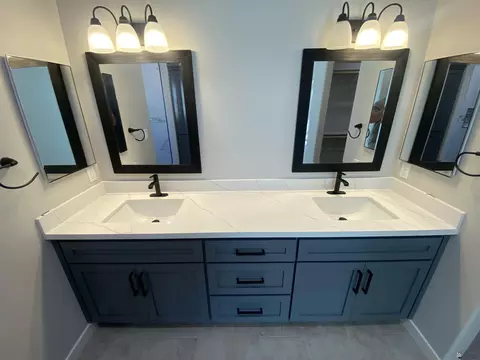 Bath - 12171 E 35 Pl, Yuma, AZ 85367 photo 1 of 4