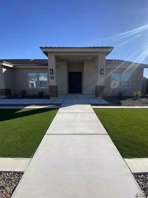 Exterior - 12171 E 35 Pl, Yuma, AZ 85367 photo 4 of 7
