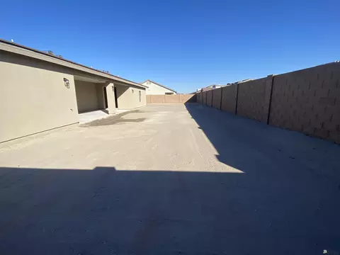 Exterior - 12171 E 35 Pl, Yuma, AZ 85367 photo 5 of 7
