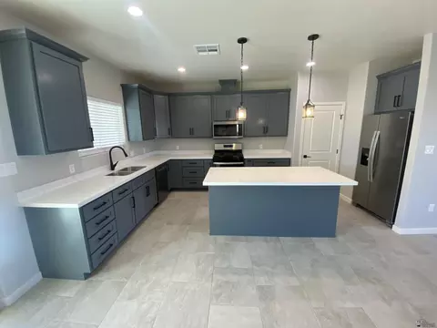 Kitchen - 12171 E 35 Pl, Yuma, AZ 85367 photo 1 of 1