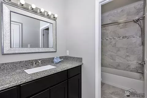 Bath - 8525 E 35 Pl, Yuma, AZ 85365 photo 1 of 5
