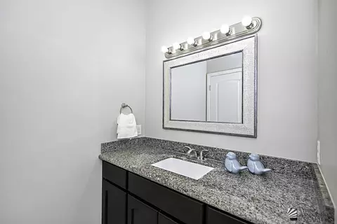 Bath - 8525 E 35 Pl, Yuma, AZ 85365 photo 2 of 5
