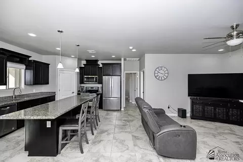 Kitchen - 8525 E 35 Pl, Yuma, AZ 85365 photo 6 of 6