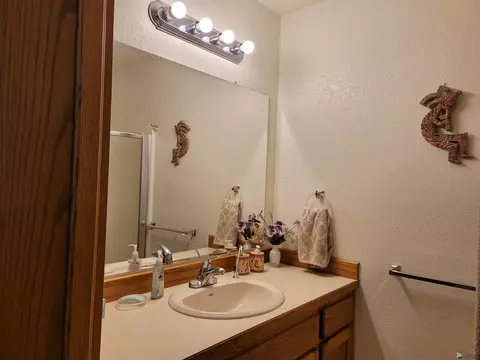 Bath - 13242 E 54 Dr, Yuma, AZ 85367 photo 1 of 1