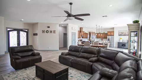 Living - 8671 E Bronco Rd, Yuma, AZ 85365 photo 2 of 2