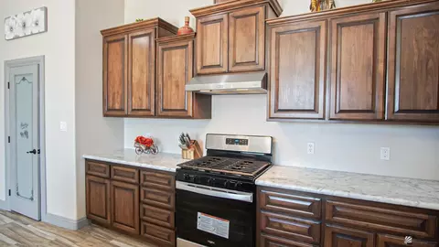 Kitchen - 8671 E Bronco Rd, Yuma, AZ 85365 photo 2 of 3