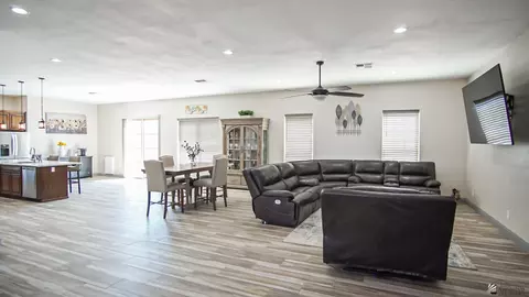 Living - 8671 E Bronco Rd, Yuma, AZ 85365 photo 1 of 2