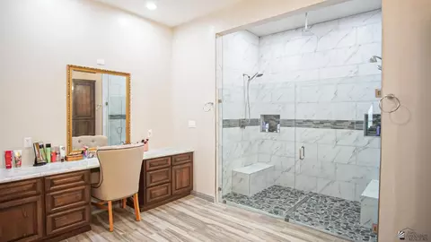 Bath - 8671 E Bronco Rd, Yuma, AZ 85365 photo 3 of 6