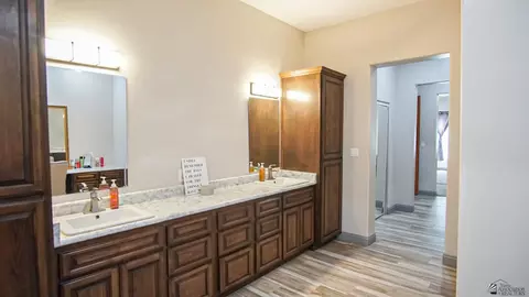 Bath - 8671 E Bronco Rd, Yuma, AZ 85365 photo 1 of 6