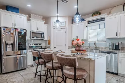 Kitchen - 12576 E 49 Dr, Yuma, AZ 85367 photo 3 of 3