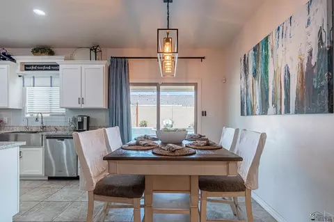 Dining - 12576 E 49 Dr, Yuma, AZ 85367 photo 2 of 2