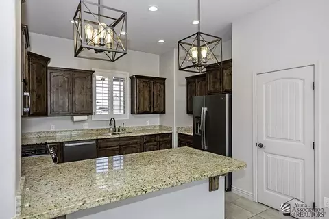Kitchen - 10254 E 39 Ln, Yuma, AZ 85367 photo 5 of 5