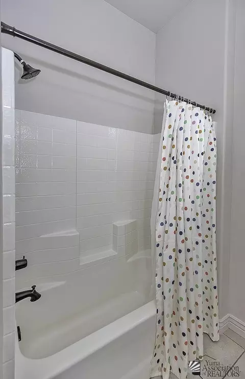 Bath - 10254 E 39 Ln, Yuma, AZ 85367 photo 1 of 5