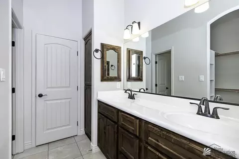 Bath - 10254 E 39 Ln, Yuma, AZ 85367 photo 4 of 5