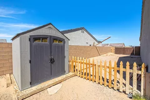 Exterior - 10254 E 39 Ln, Yuma, AZ 85367 photo 4 of 10