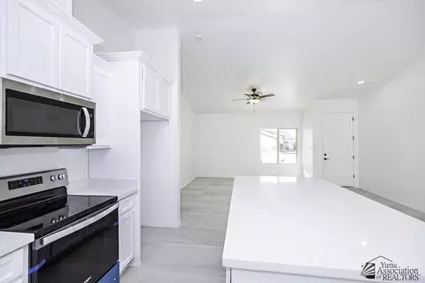 Kitchen - 12644 E 50 Pl, Yuma, AZ 85367 photo 5 of 6
