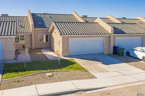 Exterior - 7353 E 36 Rd, Yuma, AZ 85365 photo 3 of 7