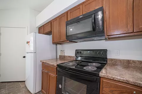 Kitchen - 7353 E 36 Rd, Yuma, AZ 85365 photo 2 of 4