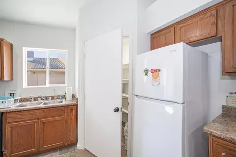 Kitchen - 7353 E 36 Rd, Yuma, AZ 85365 photo 3 of 4