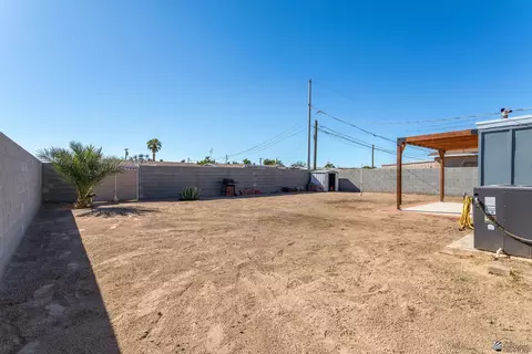 Exterior - 933 E 25 St, Yuma, AZ 85365 photo 7 of 7