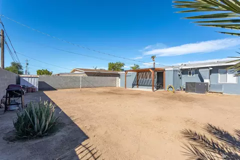 Exterior - 933 E 25 St, Yuma, AZ 85365 photo 4 of 7
