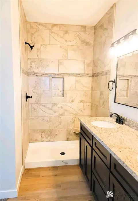 Bath - 7933 E 35 St, Yuma, AZ 85367 photo 1 of 2
