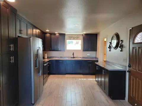 Kitchen - 9641 E 34 Pl, Yuma, AZ 85365 photo 1 of 6