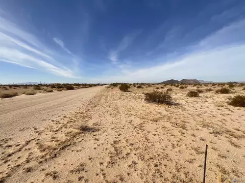 9489 Susan Ct, Wellton, AZ 85356