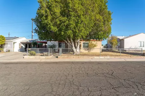 1425 S 12 Dr, Yuma, AZ 85364