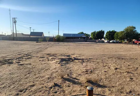 515 W 8 St, Yuma, AZ 85364 photo 2