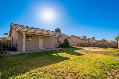Exterior - 10362 E 38 Pl, Yuma, AZ 85365 photo 5 of 9