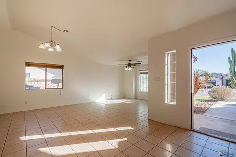 Living - 10362 E 38 Pl, Yuma, AZ 85365 photo 1 of 4